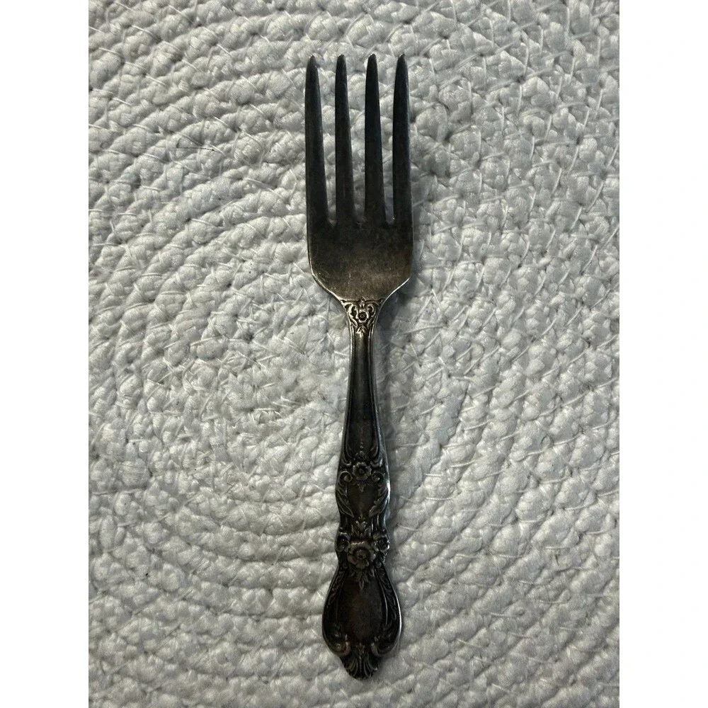 Vintage 1847 Rogers Bros Heritage 4 1/4 in. Silver Plate Childs Baby Fork